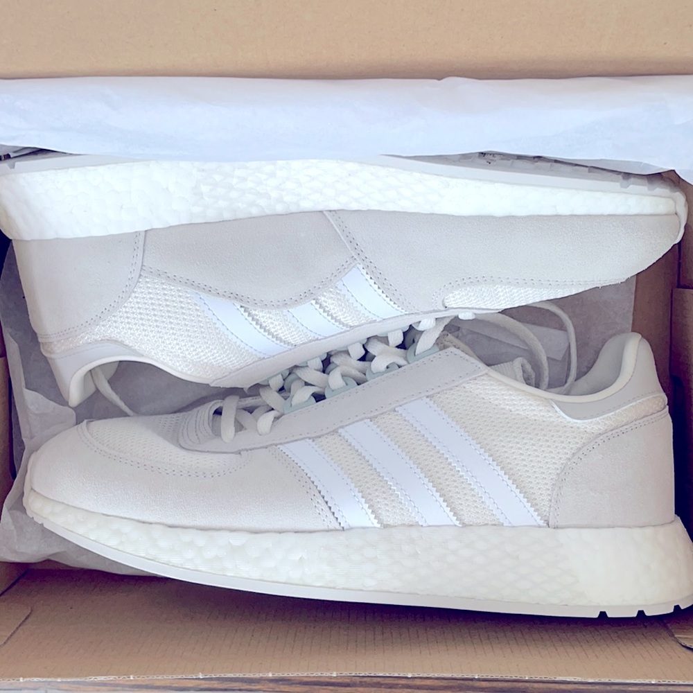 Like New Adidas Marathon size US 10